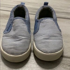 Oshkosh slip on sneakers toddler 7